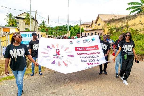 Still On World AIDS Day and 16 Days Of Activism. Oyo State Team Holds Road Walk To Create Awareness!